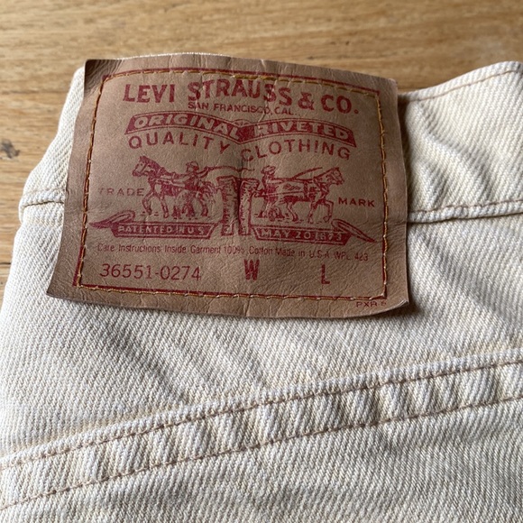 90s Levi shorts red tag size 10 HIGH RISE made in USA - Picture 2 of 16